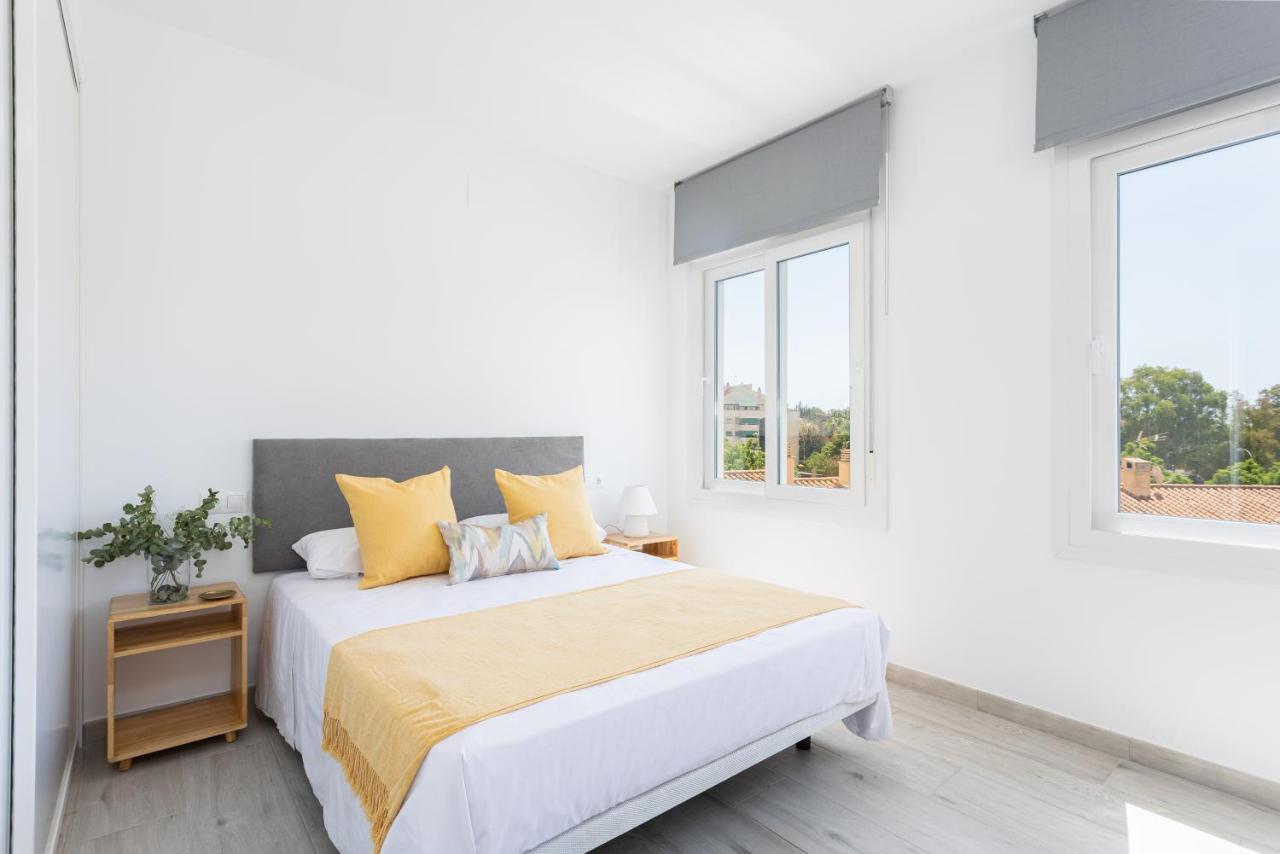 Apartamentos La Pelusa Malaga Luaran gambar