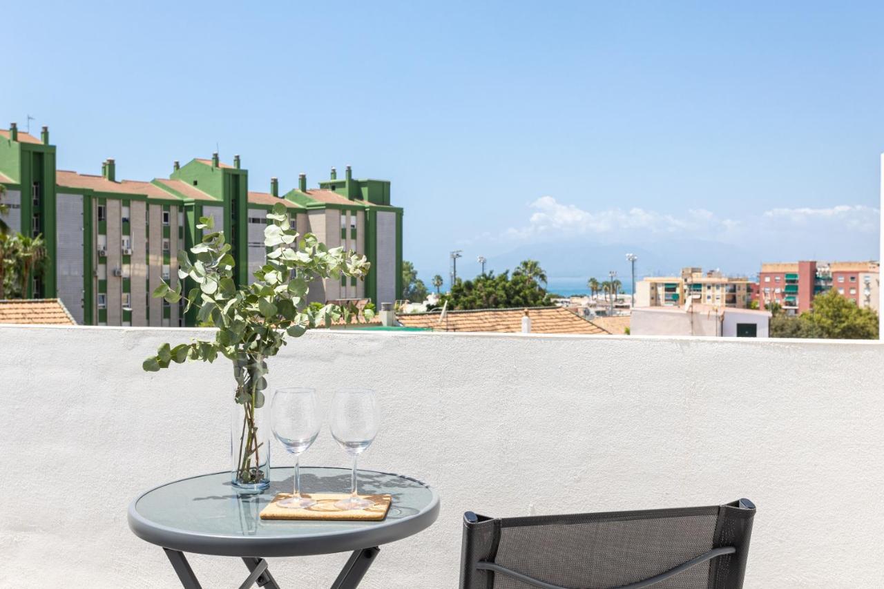 Apartamentos La Pelusa Malaga Luaran gambar