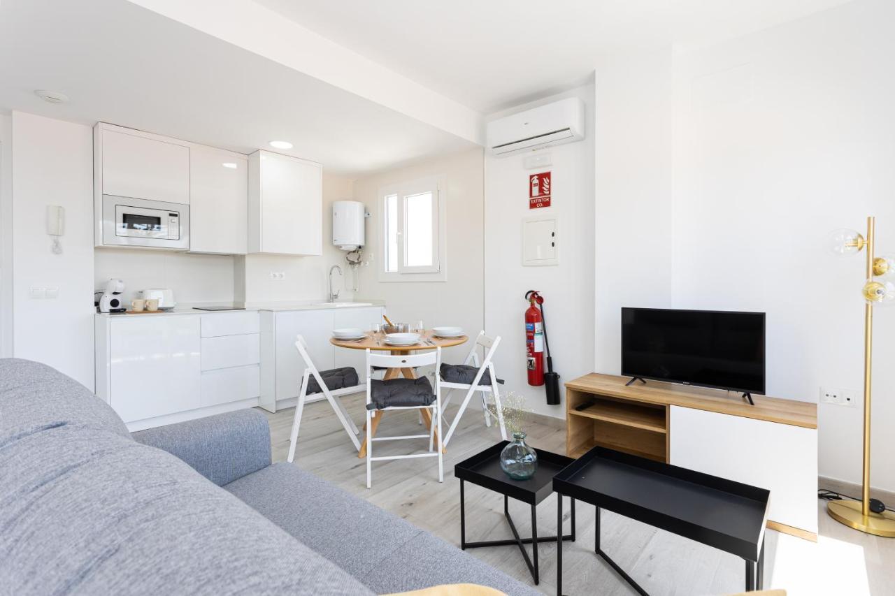 Apartamentos La Pelusa Malaga Luaran gambar