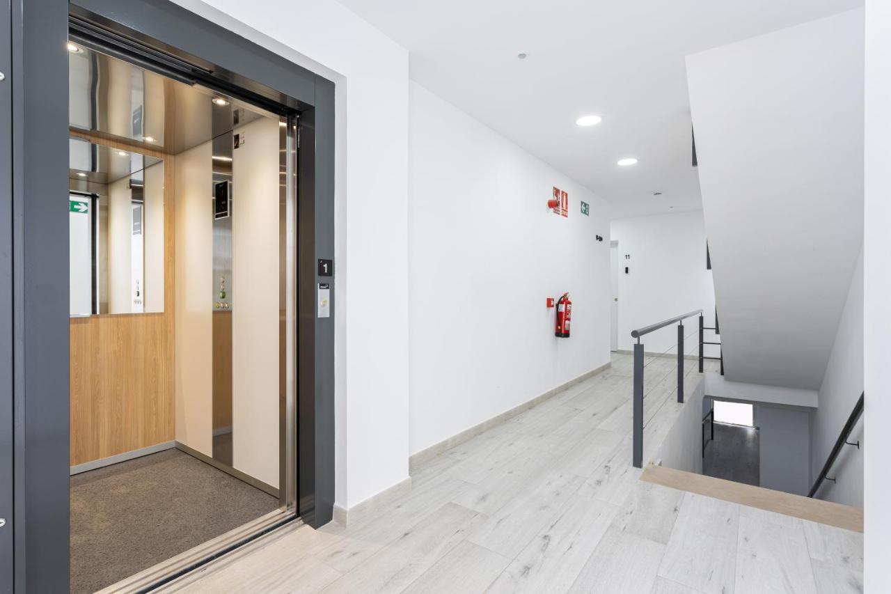 Apartamentos La Pelusa Malaga Luaran gambar