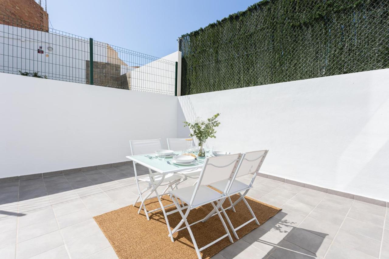 Apartamentos La Pelusa Malaga Luaran gambar