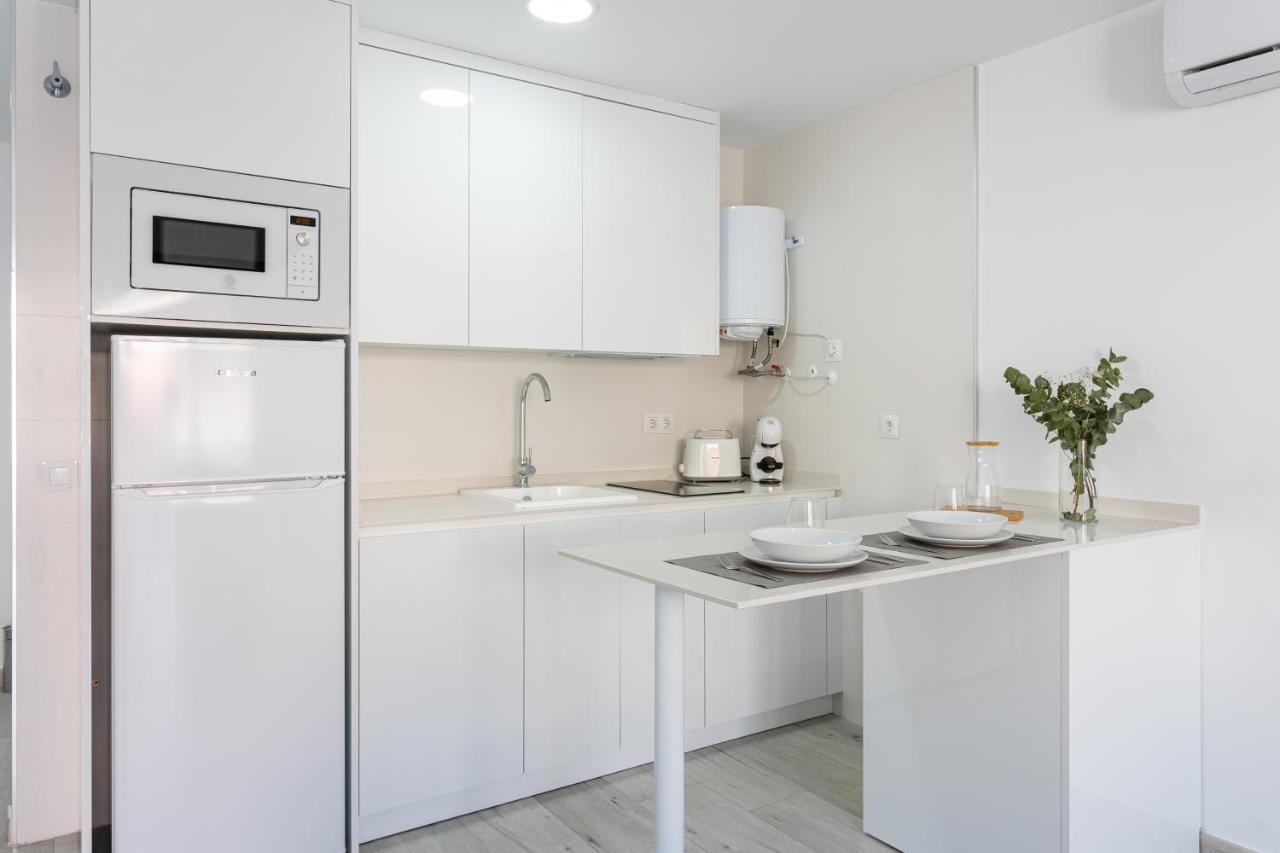 Apartamentos La Pelusa Malaga Luaran gambar