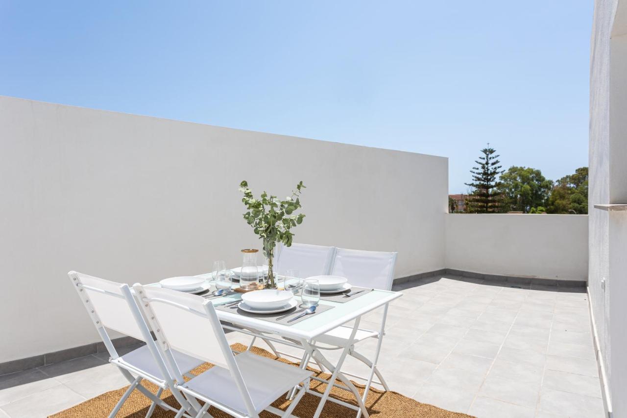 Apartamentos La Pelusa Malaga Luaran gambar