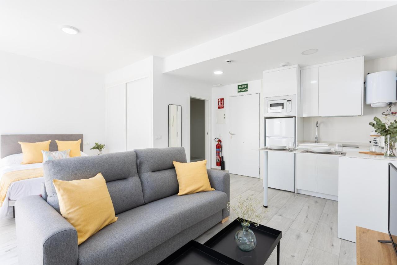 Apartamentos La Pelusa Malaga Luaran gambar