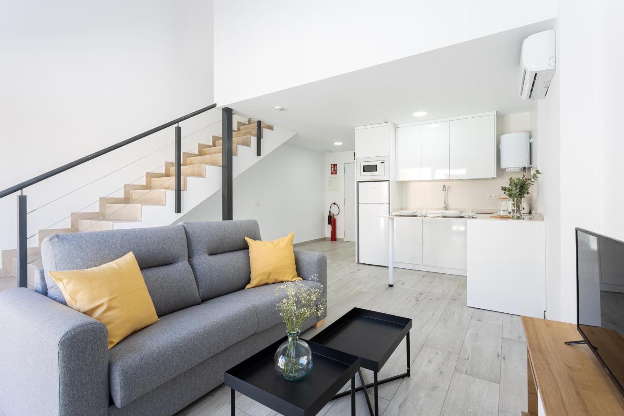 Apartamentos La Pelusa Malaga Luaran gambar